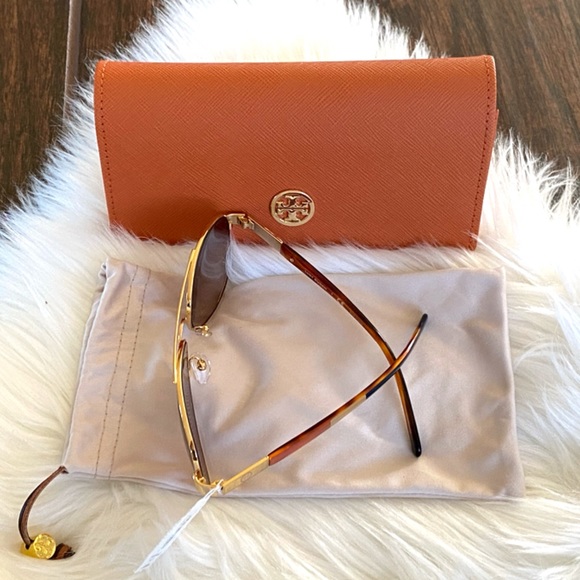 🆕 Tory Burch Sunglasses - Picture 5 of 9